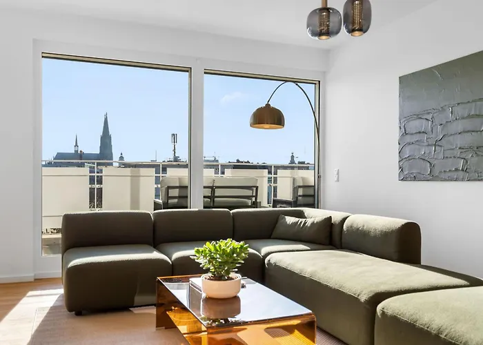 Exclusive Penthouse - Loft With Private Parking Overlooking Cathedral 公寓 *