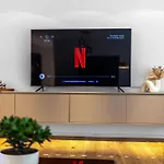 Exclusive Penthouse - Loft With Private Parking Overlooking Cathedral شقة *