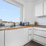 Exclusive Penthouse - Loft With Private Parking Overlooking Cathedral شقة